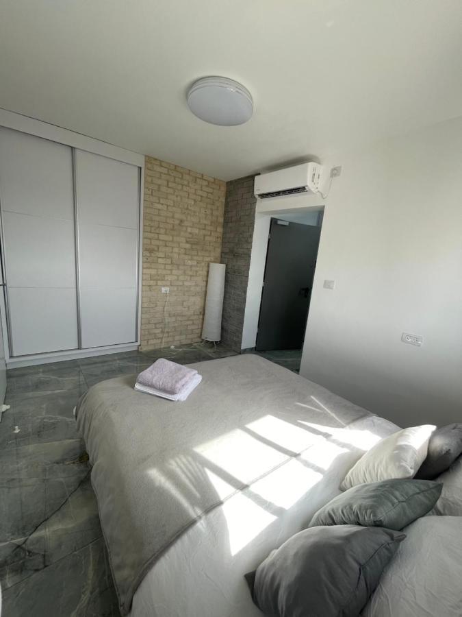 Sea& Sun Apartment Hadera Bagian luar foto