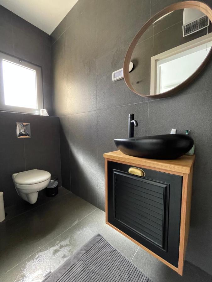 Sea& Sun Apartment Hadera Bagian luar foto