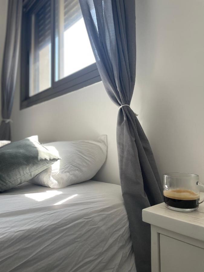 Sea& Sun Apartment Hadera Bagian luar foto